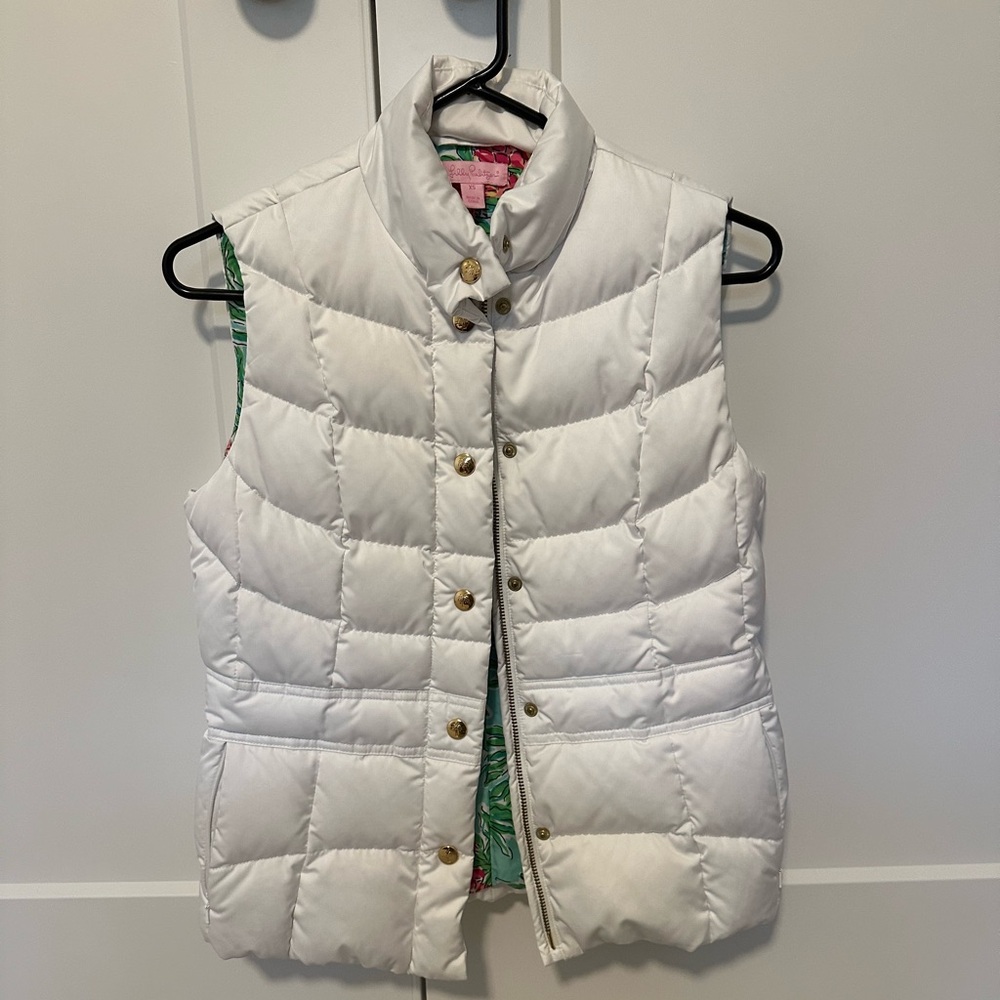 Adorable white puffy vest